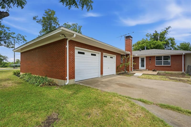 206 Mcanear Street, Cleburne TX 76033 - Photo 18