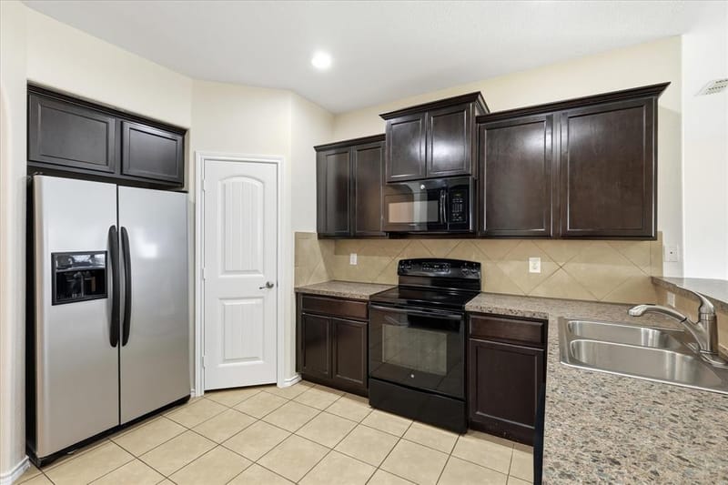 720 Rio Bravo Drive, Fort Worth TX 76052 - Photo 17