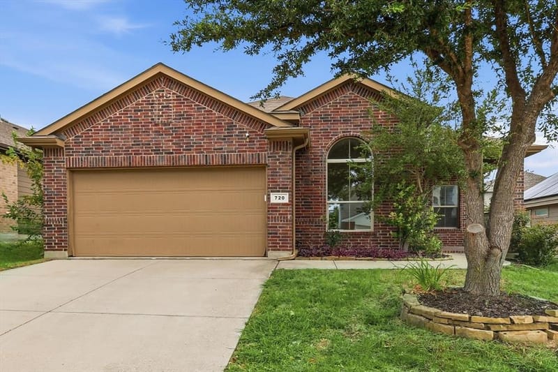 720 Rio Bravo Drive, Fort Worth TX 76052 - Photo 3