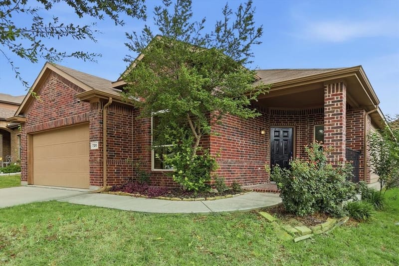 720 Rio Bravo Drive, Fort Worth TX 76052 - Photo 4
