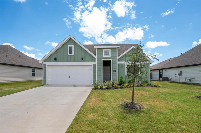 2315 Hydrangea Drive, Pilot Point TX 76258 - Photo 2