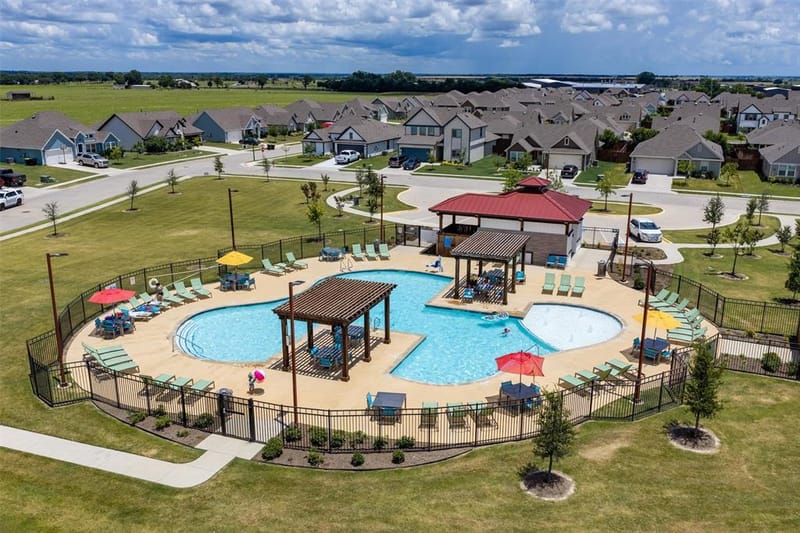 2315 Hydrangea Drive, Pilot Point TX 76258 - Photo 5