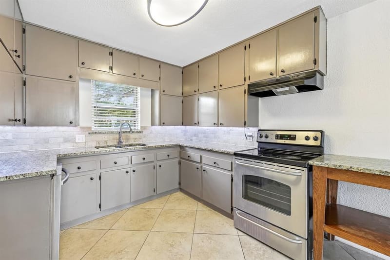 917 De Witt Circle, Dallas TX 75224 - Photo 13