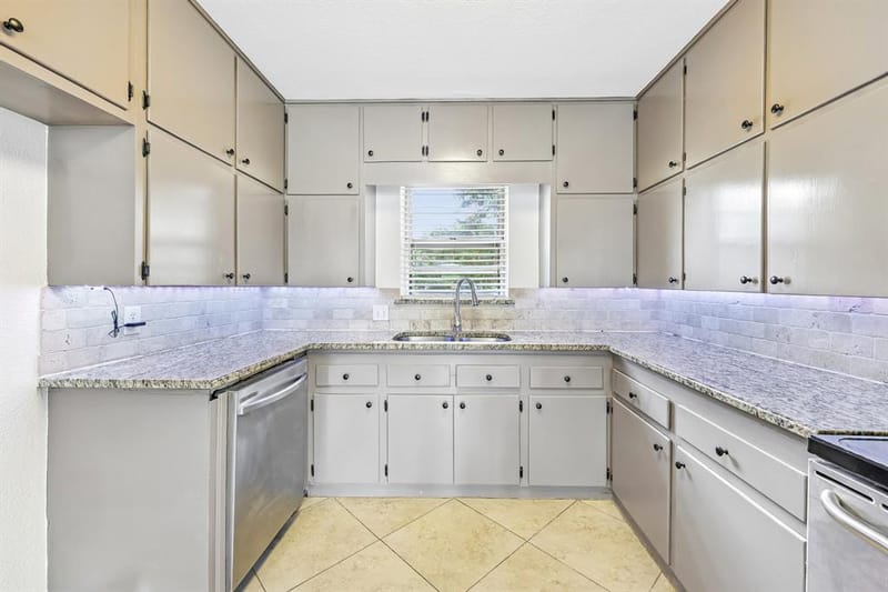 917 De Witt Circle, Dallas TX 75224 - Photo 12