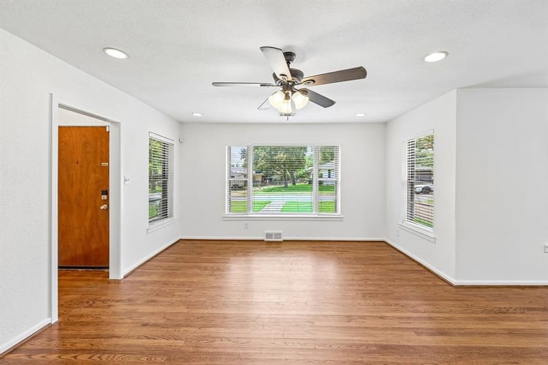 917 De Witt Circle, Dallas TX 75224 - Photo 5