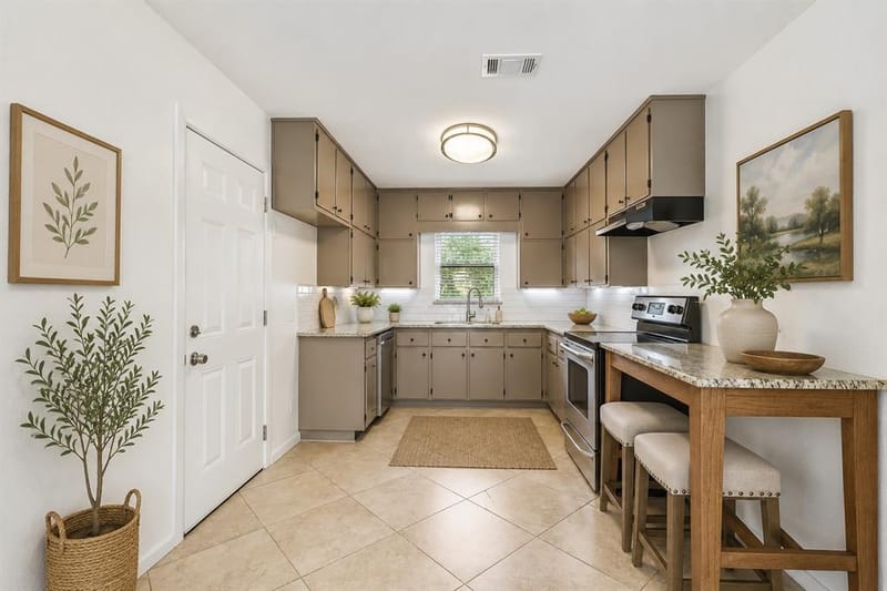 917 De Witt Circle, Dallas TX 75224 - Photo 11