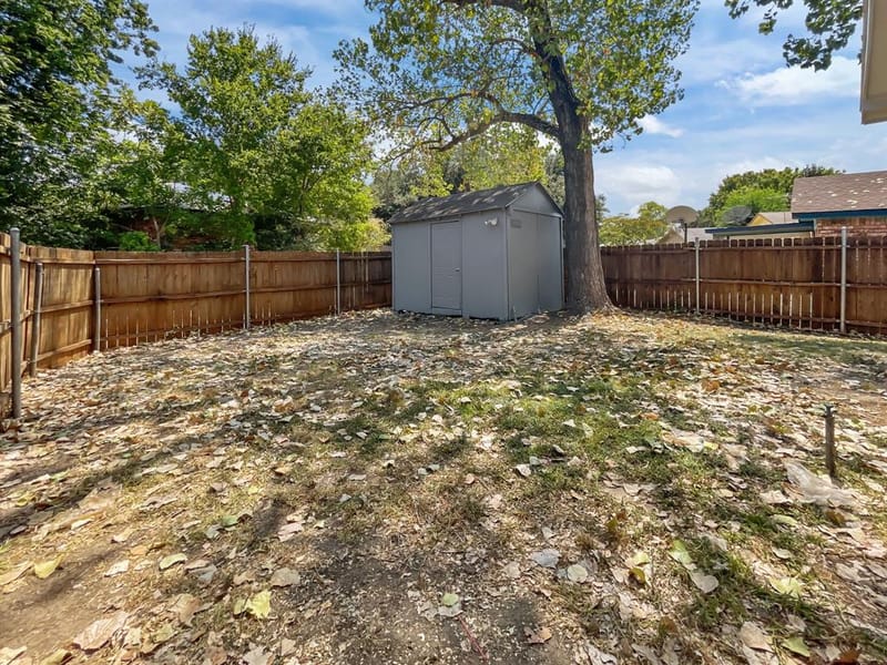 6210 Glenmoor Drive, Garland TX 75043 - Photo 18
