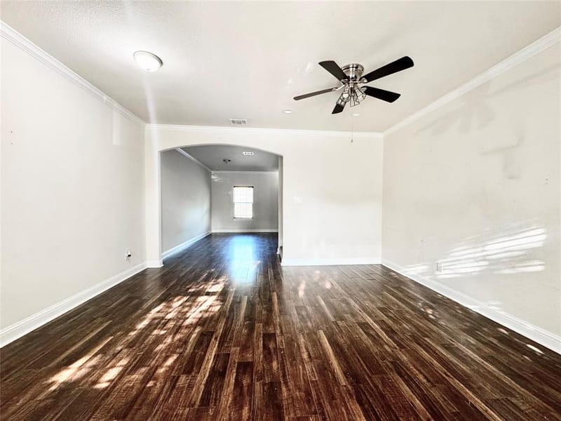 310 S Justin Avenue, Dallas TX 75211 - Photo 2