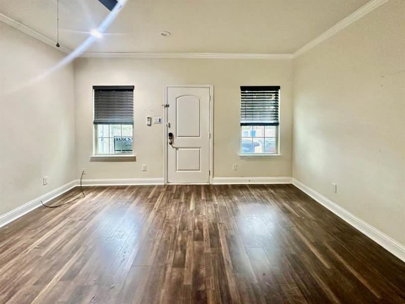 310 S Justin Avenue, Dallas TX 75211 - Photo 3