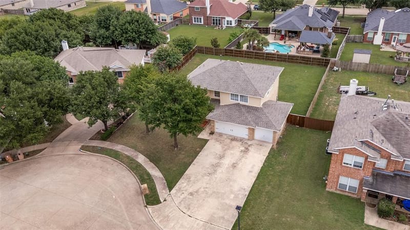 218 Jacob Court, Glenn Heights TX 75154 - Photo 2