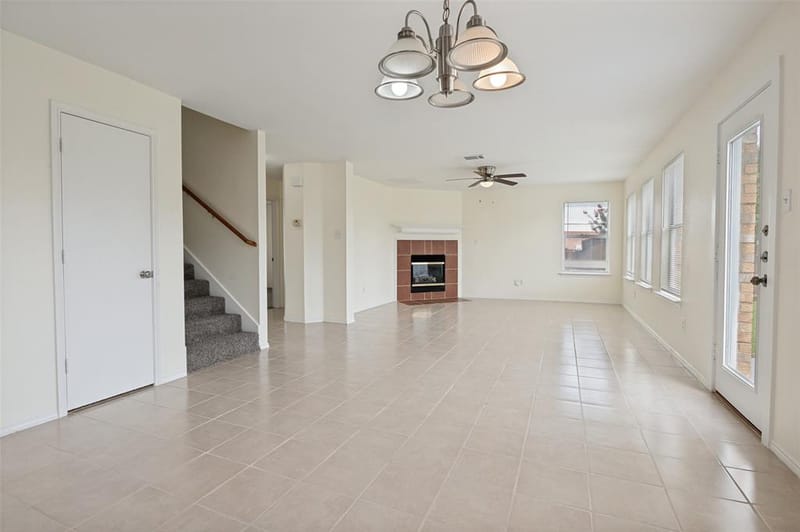218 Jacob Court, Glenn Heights TX 75154 - Photo 4