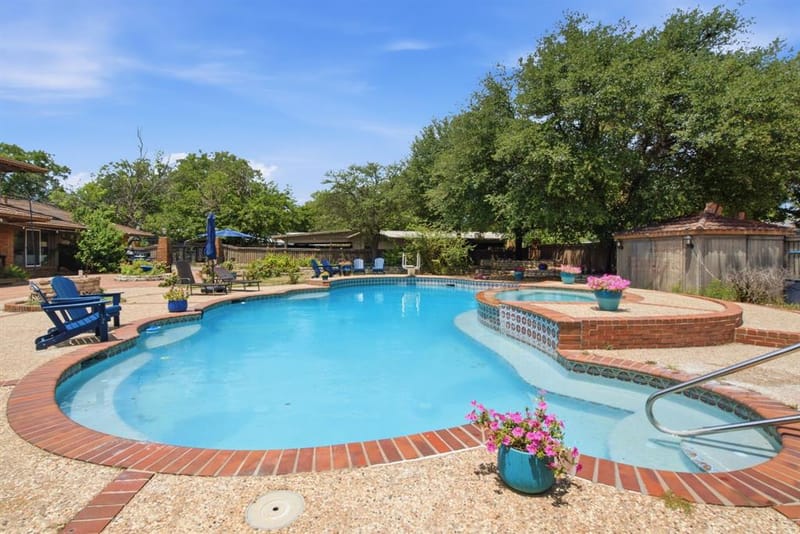 904 W Belknap Street, Jacksboro TX 76458 - Photo 27