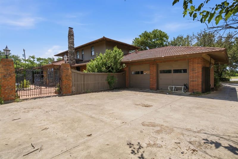 904 W Belknap Street, Jacksboro TX 76458 - Photo 38