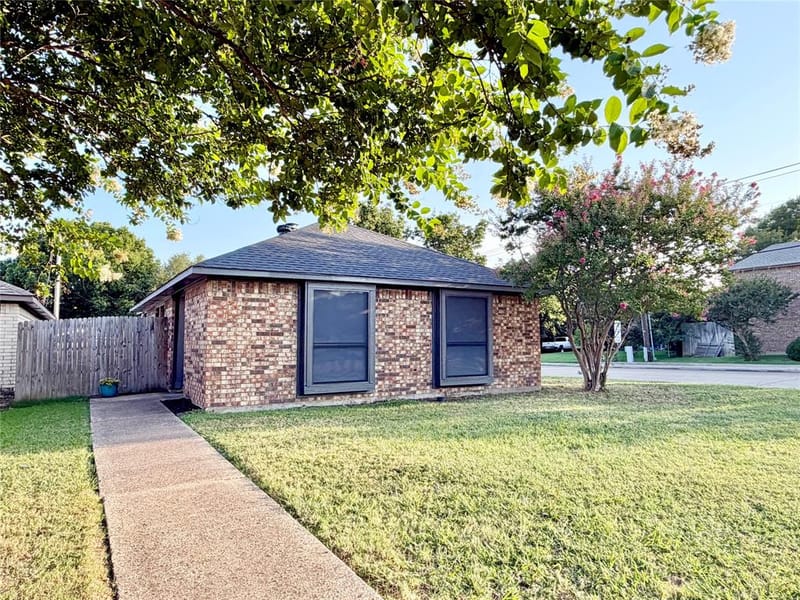 211 E Stone Circle, Wylie TX 75098 - Photo 2