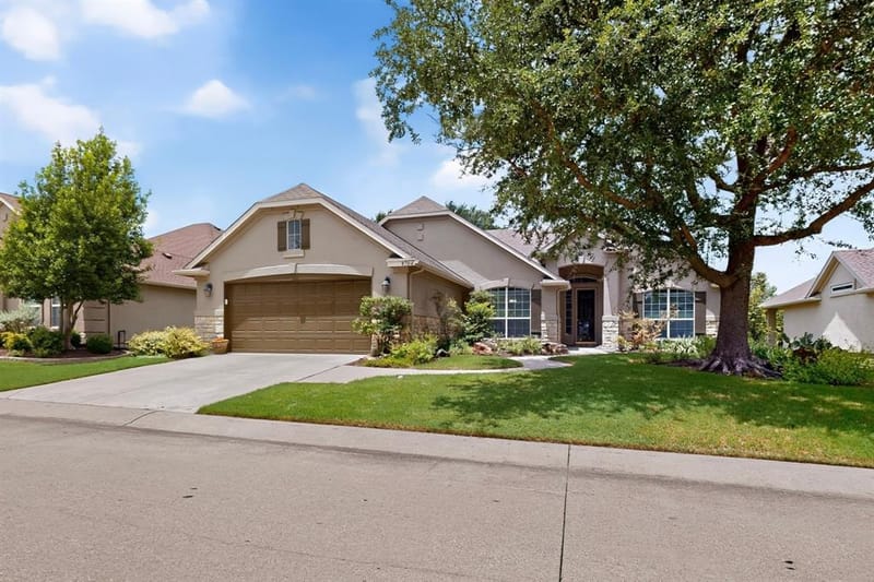9704 Grandview Drive, Denton TX 76207 - Photo 2