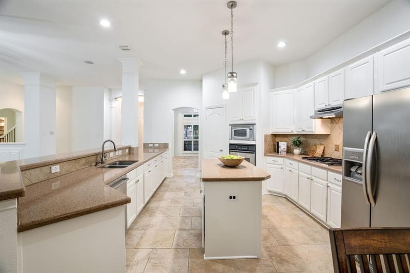 804 SWORD BRIDGE Drive, Lewisville TX 75056 - Photo 10