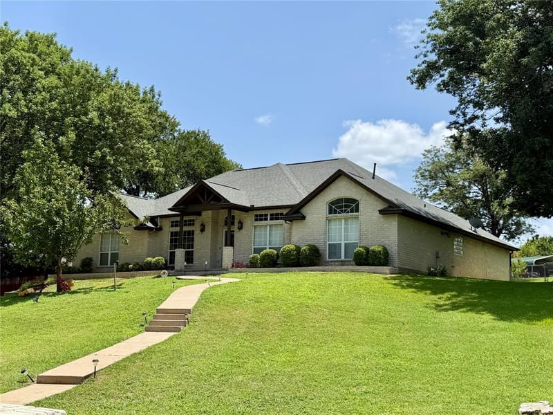 110 Pecan Valley Lane, Waxahachie TX 75165