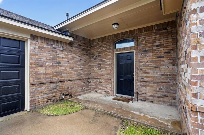 1301 Hyde Park Boulevard, Cleburne TX 76033 - Photo 2