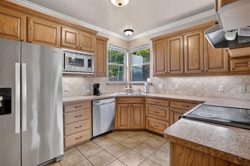 1301 Hyde Park Boulevard, Cleburne TX 76033 - Photo 7
