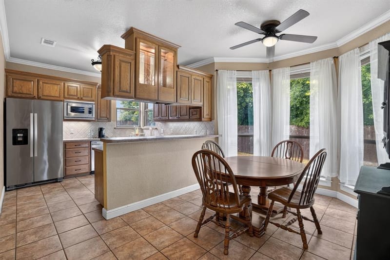 1301 Hyde Park Boulevard, Cleburne TX 76033 - Photo 10
