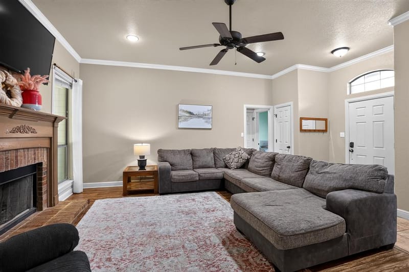 1301 Hyde Park Boulevard, Cleburne TX 76033 - Photo 4