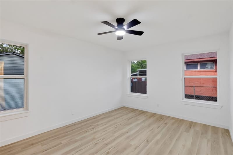 835 Glen Arbor Drive, Dallas TX 75241 - Photo 31