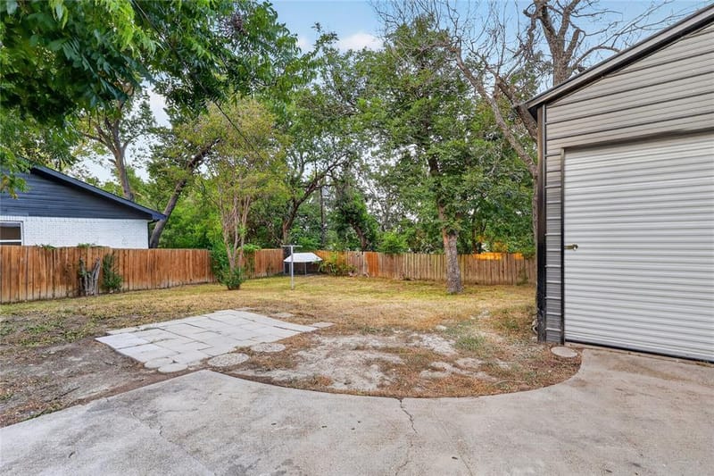 835 Glen Arbor Drive, Dallas TX 75241 - Photo 8