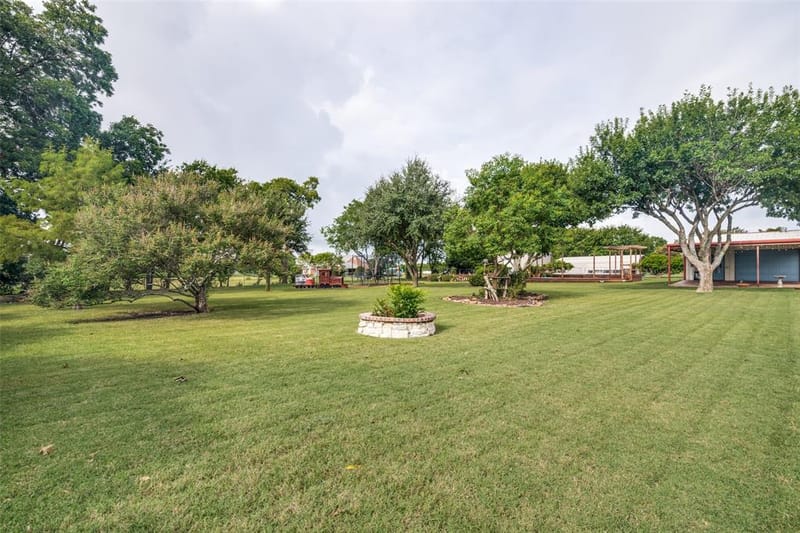 6630 Meadow Ridge Circle, Nevada TX 75173 - Photo 23