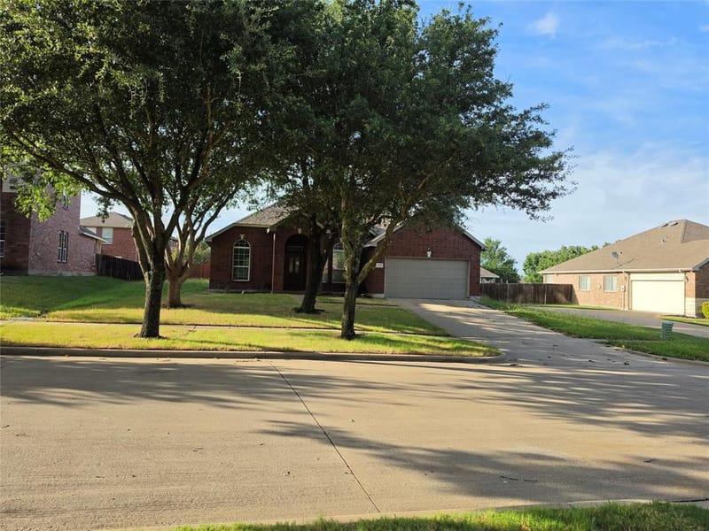 1743 Summerwood Lane, Cedar Hill TX 75104 - Photo 2