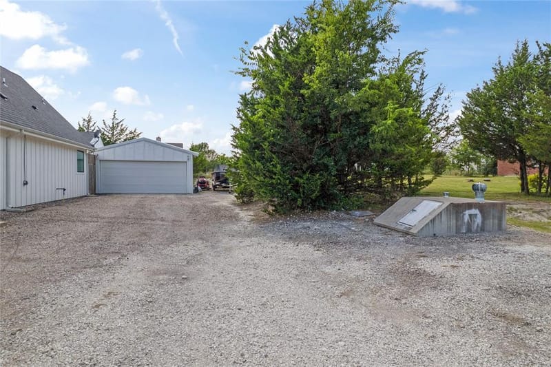 303 Cates Road, Van Alstyne TX 75495 - Photo 4