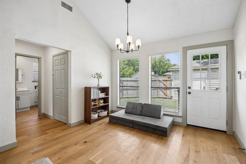5631 Victor Street, Dallas TX 75214 - Photo 10