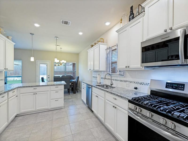 9809 Timberwolf Lane, McKinney TX 75071 - Photo 5