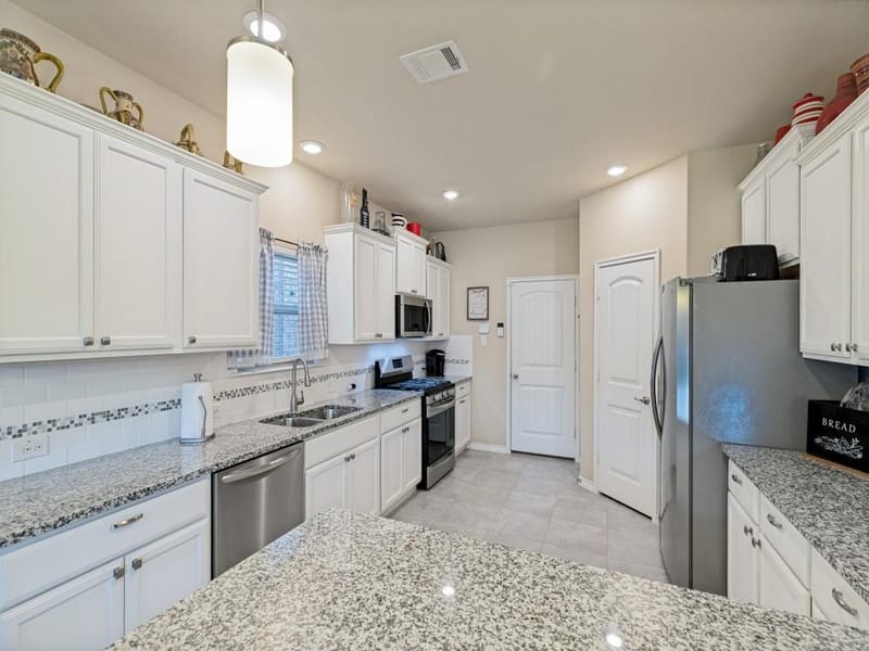 9809 Timberwolf Lane, McKinney TX 75071 - Photo 4