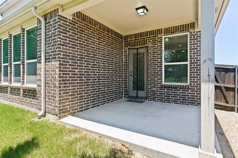 211 Copper Canyon Drive, Lewisville TX 75067 - Photo 23