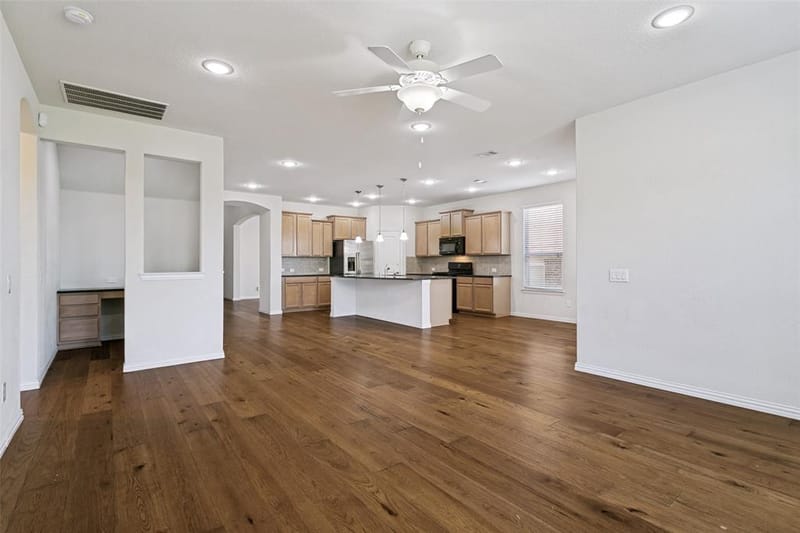 211 Copper Canyon Drive, Lewisville TX 75067 - Photo 8
