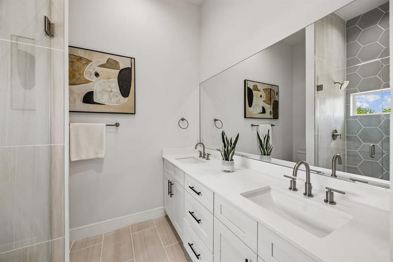 2611 Hondo Avenue # 102, Dallas TX 75219 - Photo 16