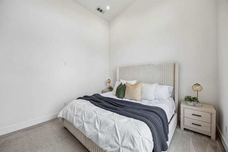 2611 Hondo Avenue # 102, Dallas TX 75219 - Photo 12