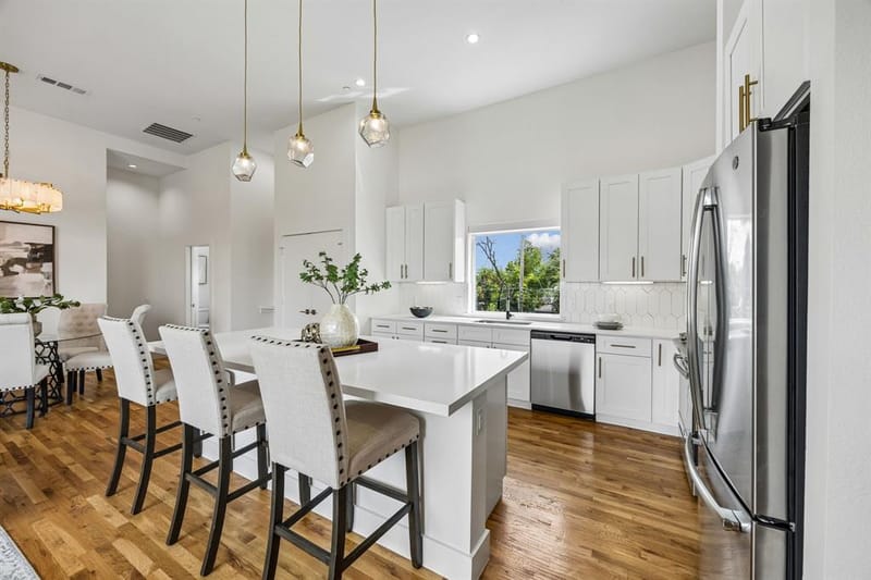 2611 Hondo Avenue # 102, Dallas TX 75219 - Photo 3
