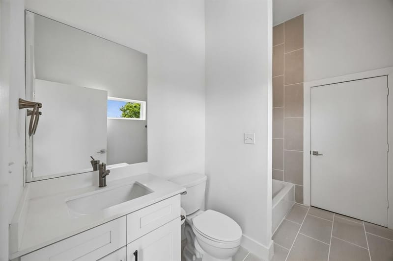 2611 Hondo Avenue # 102, Dallas TX 75219 - Photo 19
