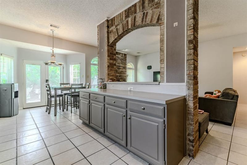 2206 S Branch Drive, Arlington TX 76001 - Photo 7