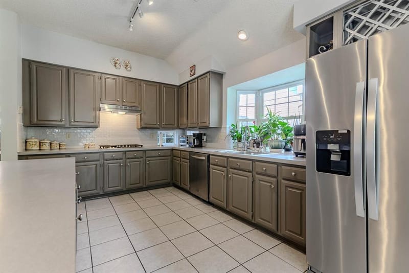 2206 S Branch Drive, Arlington TX 76001 - Photo 5