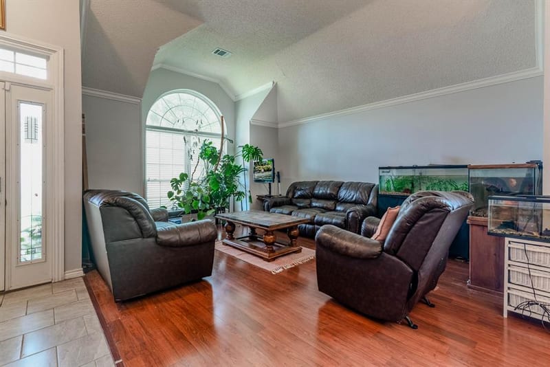 2206 S Branch Drive, Arlington TX 76001 - Photo 10