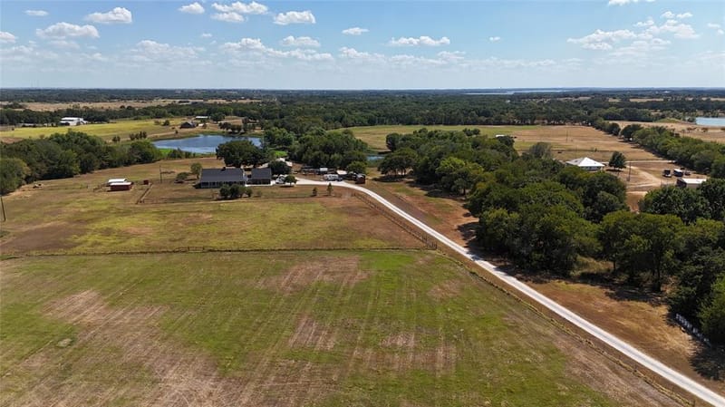 1226 County Road 243, Collinsville TX 76233 - Photo 36
