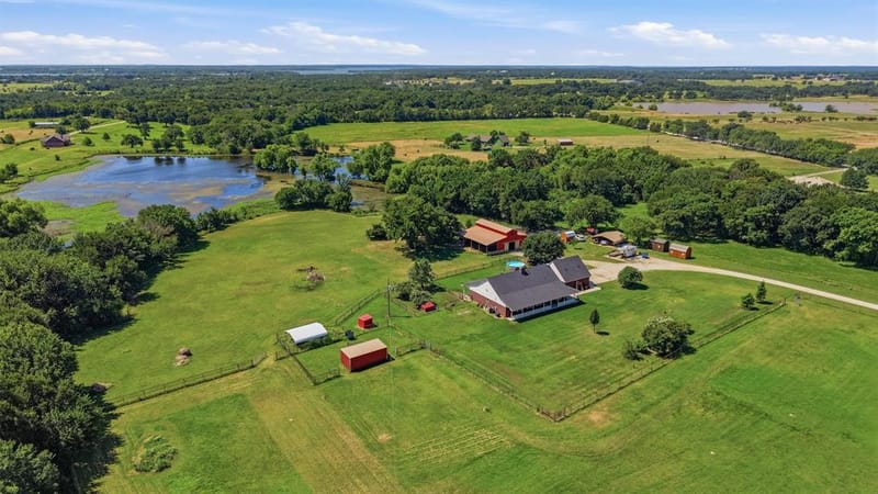 1226 County Road 243, Collinsville TX 76233 - Photo 32