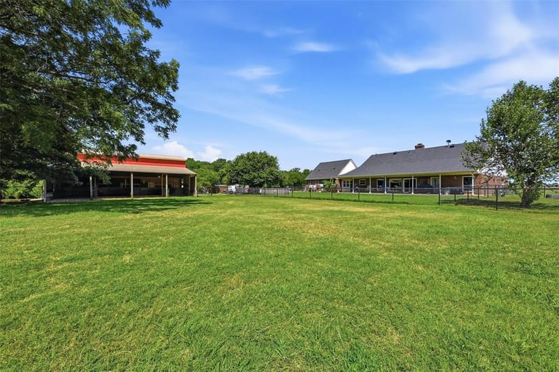 1226 County Road 243, Collinsville TX 76233 - Photo 28
