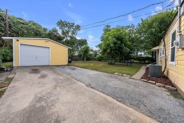 1005 W Clarence Street W, Fort Worth TX 76117 - Photo 18