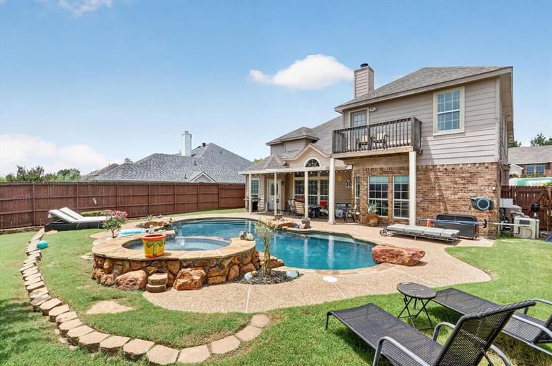 5425 Rolling Meadows Drive, Fort Worth TX 76123 - Photo 2