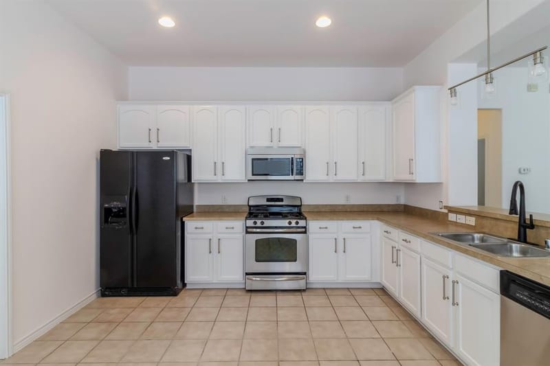 1609 Jasmine Trail, Savannah TX 76227 - Photo 6