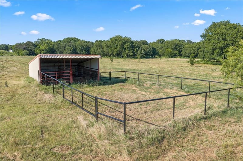 200 County Road 2130, Gainesville TX 76240 - Photo 38