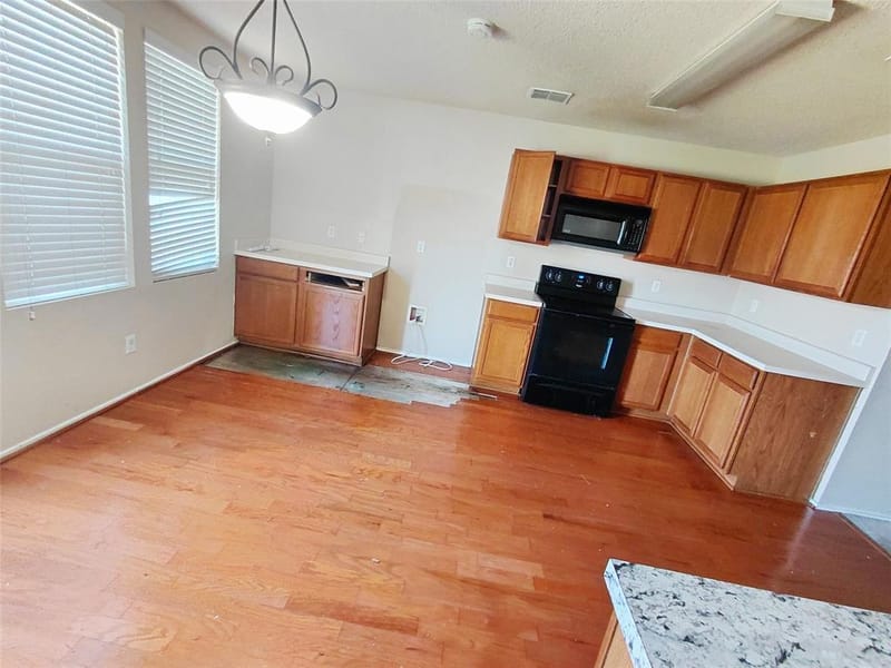 2123 W Grove Lane, Grand Prairie TX 75052 - Photo 2